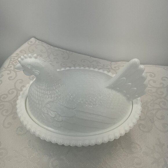 Indiana Hen on Nest Milk Glass Nesting Bowl Vintage - Picture 2 of 9